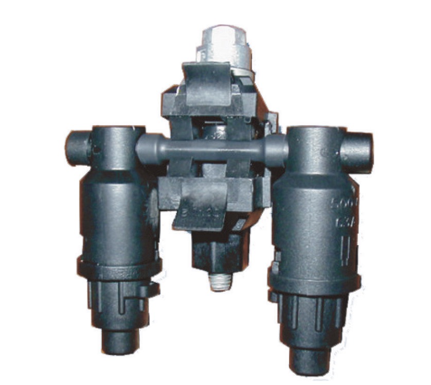 Connectors with adjustable built-in fuse holder