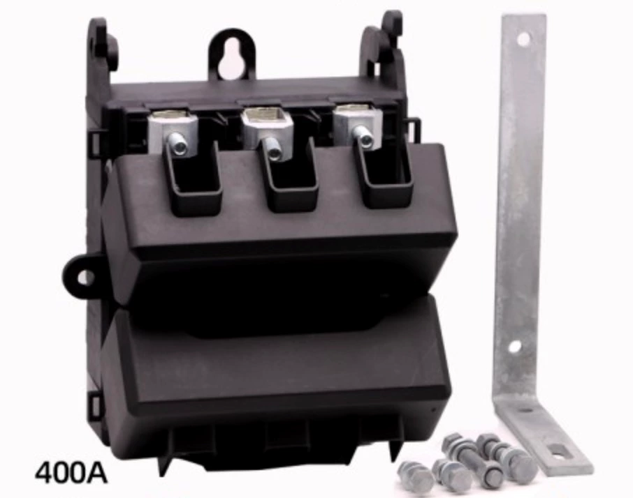 Outdoor pole mounted load fuse switch